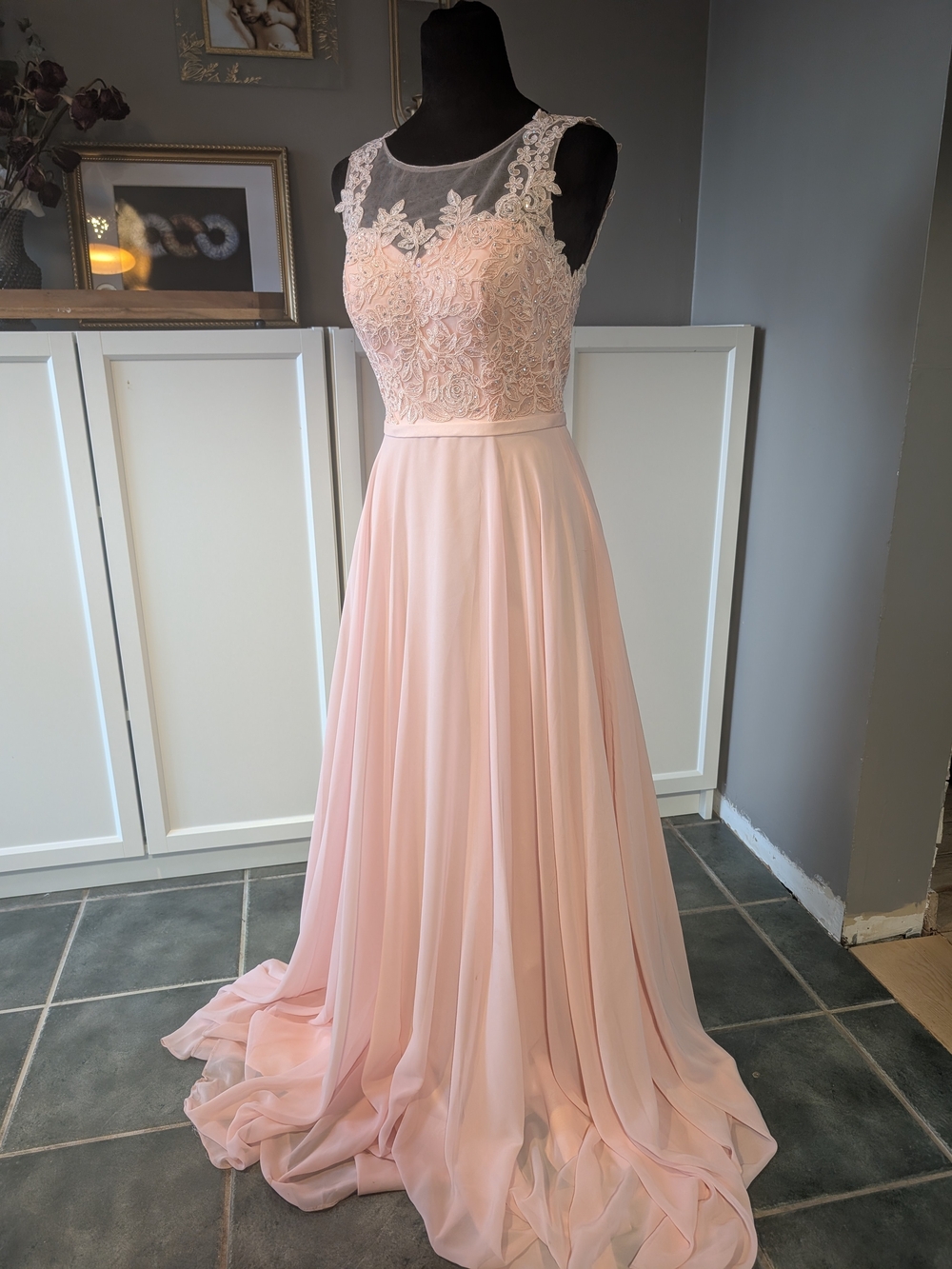 Elegant Lace Bodice Pink Evening Gown